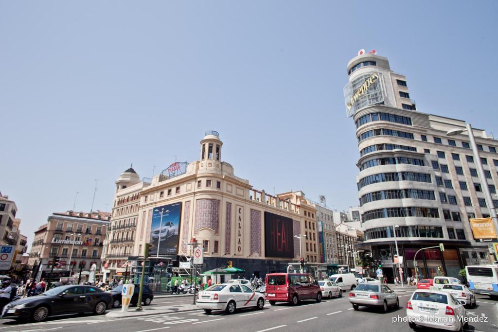 Hostal La Casa De La Plaza Madrid Exterior foto