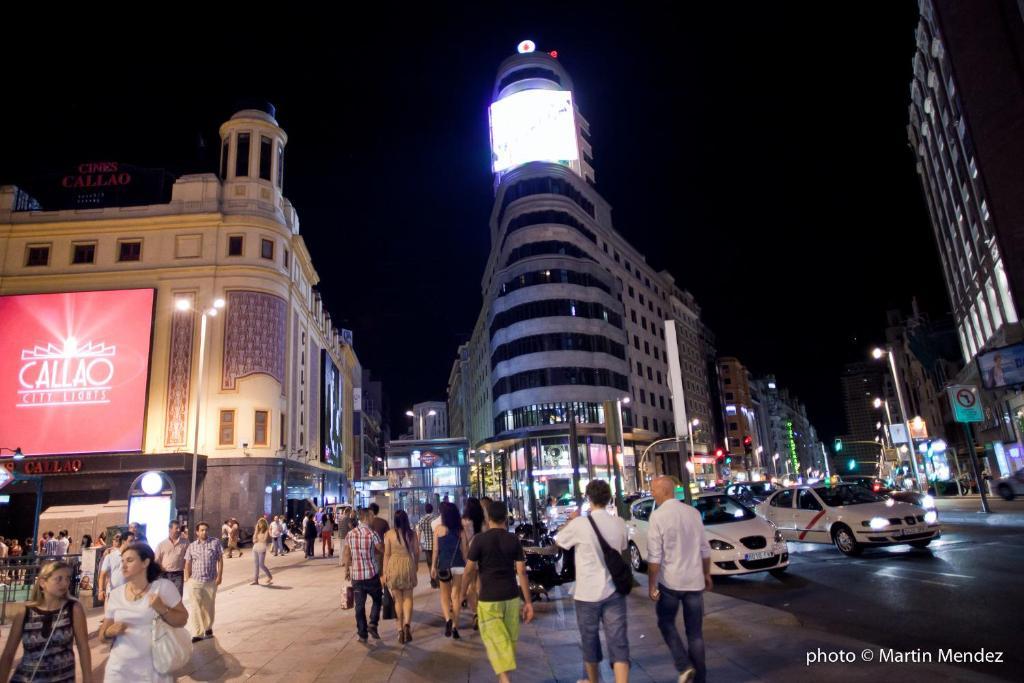 Hostal La Casa De La Plaza Madrid Exterior foto
